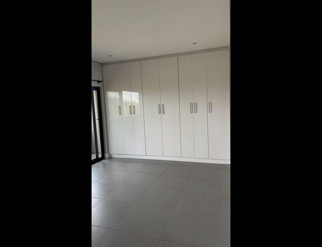 3 BEDROOM TOWNHOUSE FOR SALE IN PALM LAKES ESTATE